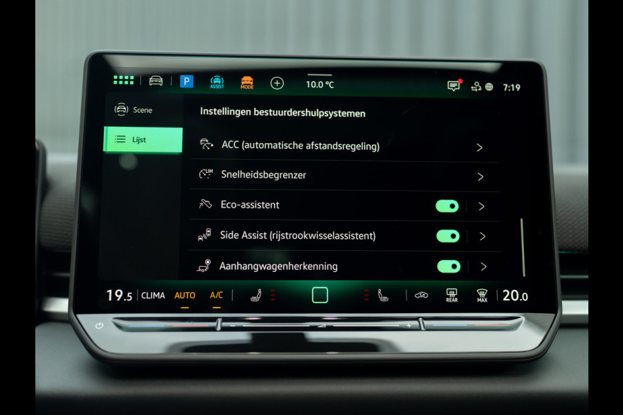 Volkswagen T-Roc 1.5 eTsi R-Line First Edition | Trekhaak wegkl. | 360 Camera | Panodak | Harman/Kardon | Prijs Rijklaar!!