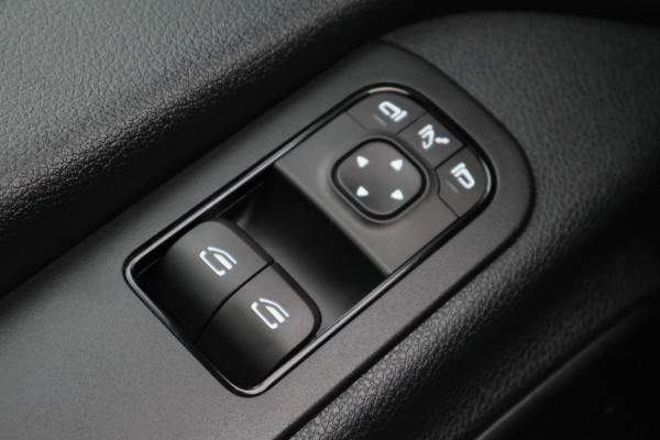 Mercedes-Benz Sprinter 317 CDI Automaat L2H1 3-Zits, Elek. laadklep, Stoelverwarming, Camera, Cruise, Apple Carplay, 18''