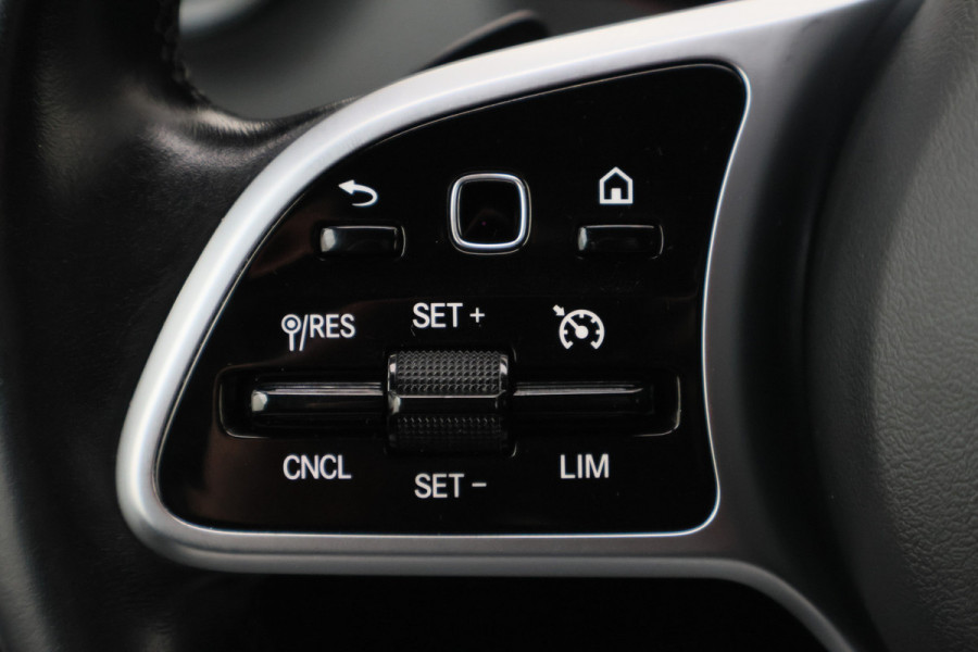 Mercedes-Benz Sprinter 317 CDI Automaat L2H1 3-Zits, Elek. laadklep, Stoelverwarming, Camera, Cruise, Apple Carplay, 18''