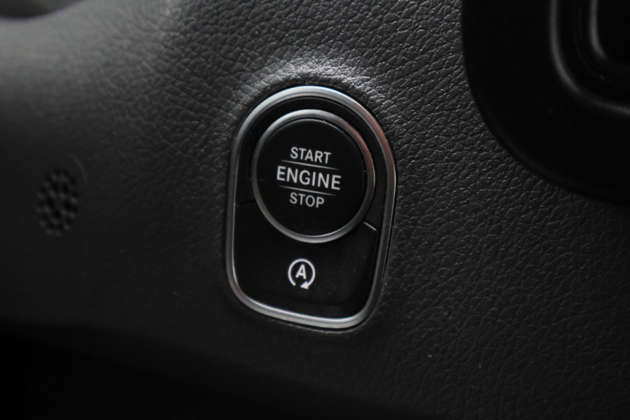 Mercedes-Benz Sprinter 317 CDI Automaat L2H1 3-Zits, Elek. laadklep, Stoelverwarming, Camera, Cruise, Apple Carplay, 18''