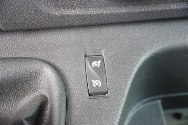 Renault Master 2.3 dCi 135PK L2H2 Work Edition TREKHAAK, CAMERA, NAVI, CRUISE, AIRCO, LANE ASSIST, DODE HOEK DETECTIE, PARKEERSENSOREN, NL AUTO