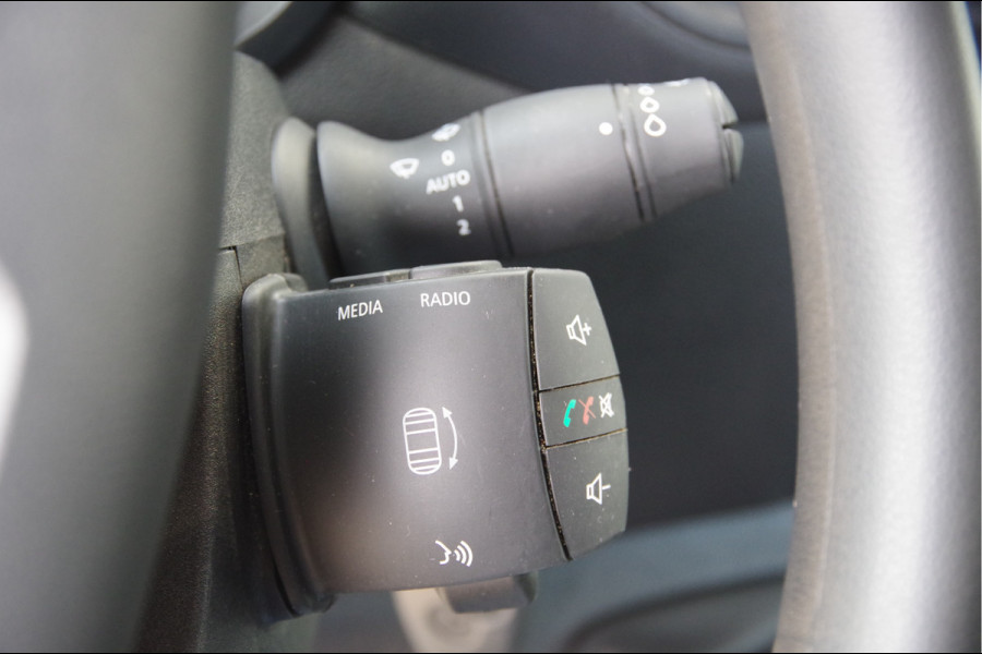 Renault Master 2.3 dCi 135PK L2H2 Work Edition TREKHAAK, CAMERA, NAVI, CRUISE, AIRCO, LANE ASSIST, DODE HOEK DETECTIE, PARKEERSENSOREN, NL AUTO