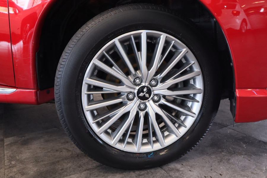 Mitsubishi Outlander 2.4 PHEV Intense+ Trekhaak 360 Camera Kantel dak