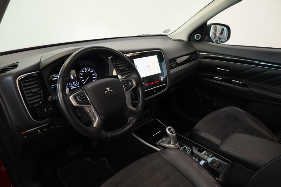 Mitsubishi Outlander 2.4 PHEV Intense+ Trekhaak 360 Camera Kantel dak