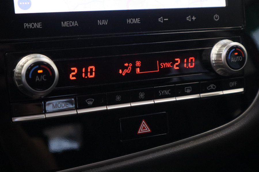 Mitsubishi Outlander 2.4 PHEV Intense+ Trekhaak 360 Camera Kantel dak