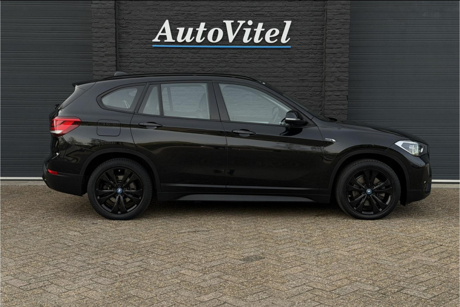 BMW X1 xDrive25e | PDC V+A | Leder | Sportstuur | NAVI | LED | 20x op voorraad