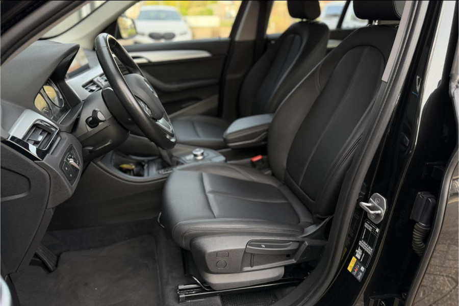 BMW X1 xDrive25e | PDC V+A | Leder | Sportstuur | NAVI | LED | 20x op voorraad