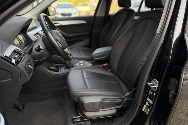 BMW X1 xDrive25e | PDC V+A | Leder | Sportstuur | NAVI | LED | 20x op voorraad