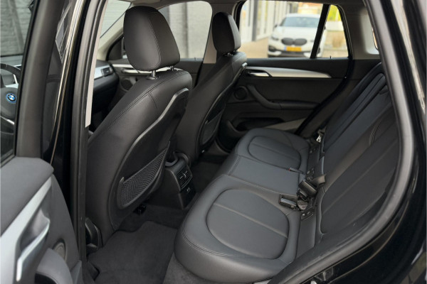 BMW X1 xDrive25e | PDC V+A | Leder | Sportstuur | NAVI | LED | 20x op voorraad