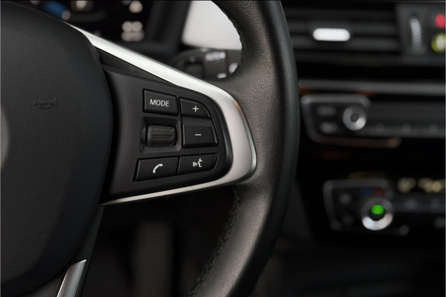 BMW X1 xDrive25e | PDC V+A | Leder | Sportstuur | NAVI | LED | 20x op voorraad