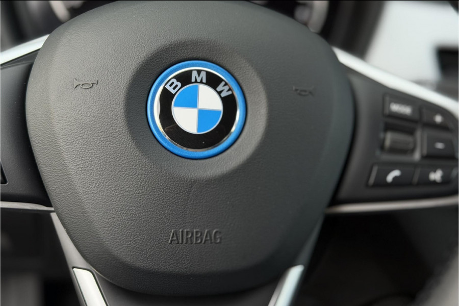 BMW X1 xDrive25e | PDC V+A | Leder | Sportstuur | NAVI | LED | 20x op voorraad