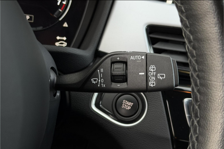 BMW X1 xDrive25e | PDC V+A | Leder | Sportstuur | NAVI | LED | 20x op voorraad