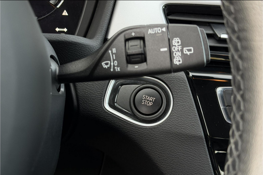 BMW X1 xDrive25e | PDC V+A | Leder | Sportstuur | NAVI | LED | 20x op voorraad