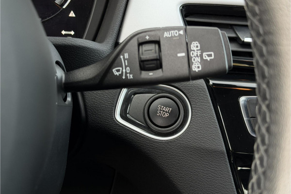 BMW X1 xDrive25e | PDC V+A | Leder | Sportstuur | NAVI | LED | 20x op voorraad