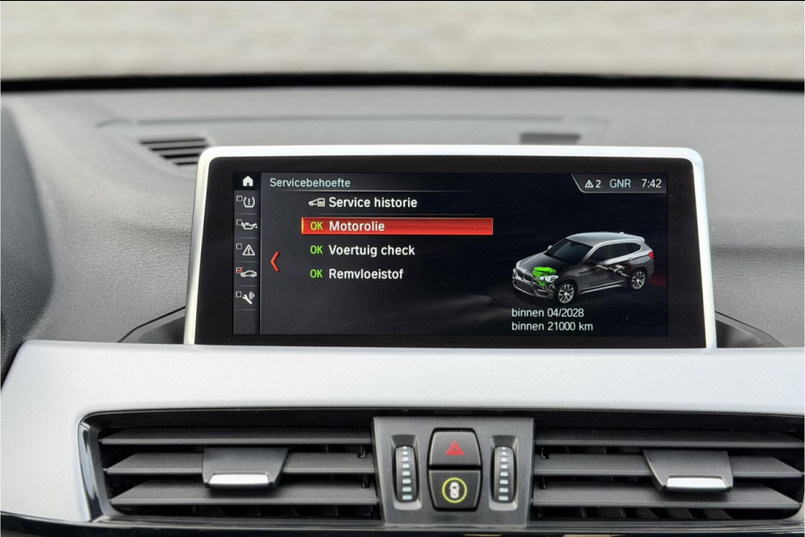 BMW X1 xDrive25e | PDC V+A | Leder | Sportstuur | NAVI | LED | 20x op voorraad