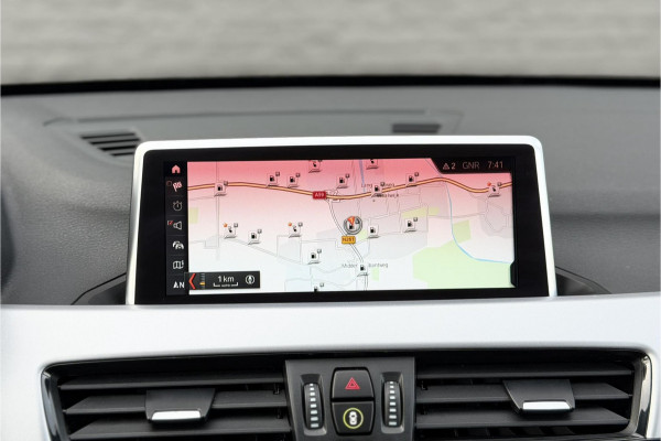 BMW X1 xDrive25e | PDC V+A | Leder | Sportstuur | NAVI | LED | 20x op voorraad