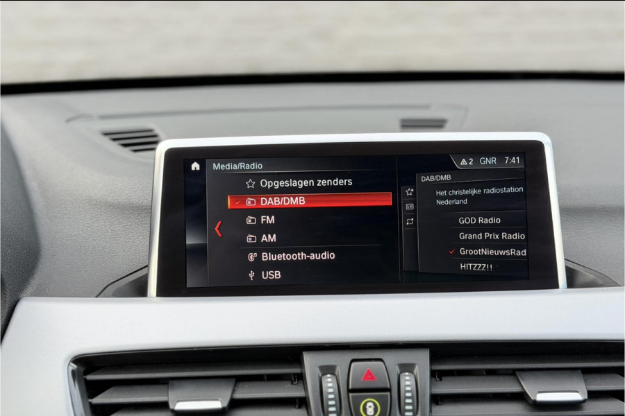 BMW X1 xDrive25e | PDC V+A | Leder | Sportstuur | NAVI | LED | 20x op voorraad