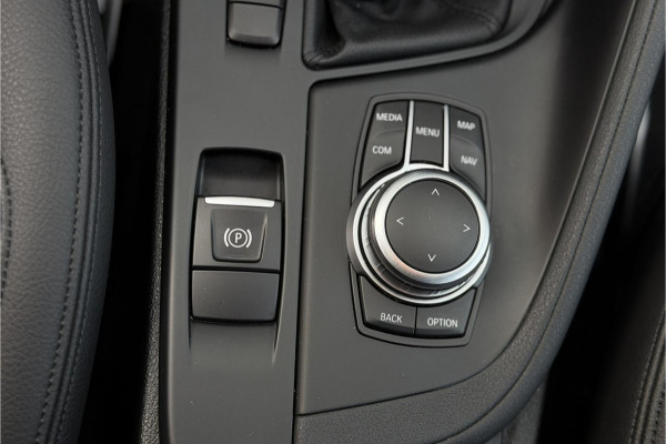 BMW X1 xDrive25e | PDC V+A | Leder | Sportstuur | NAVI | LED | 20x op voorraad