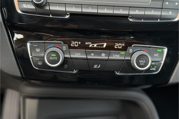 BMW X1 xDrive25e | PDC V+A | Leder | Sportstuur | NAVI | LED | 20x op voorraad