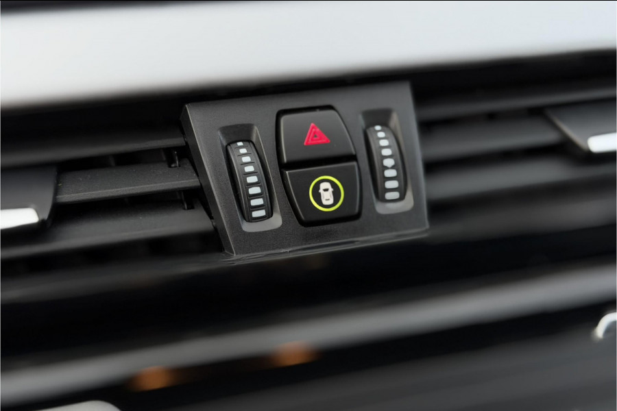 BMW X1 xDrive25e | PDC V+A | Leder | Sportstuur | NAVI | LED | 20x op voorraad