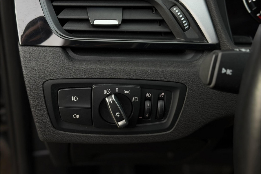 BMW X1 xDrive25e | PDC V+A | Leder | Sportstuur | NAVI | LED | 20x op voorraad