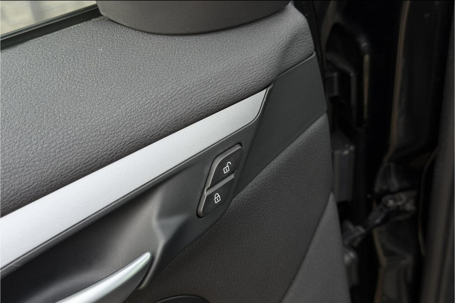 BMW X1 xDrive25e | PDC V+A | Leder | Sportstuur | NAVI | LED | 20x op voorraad