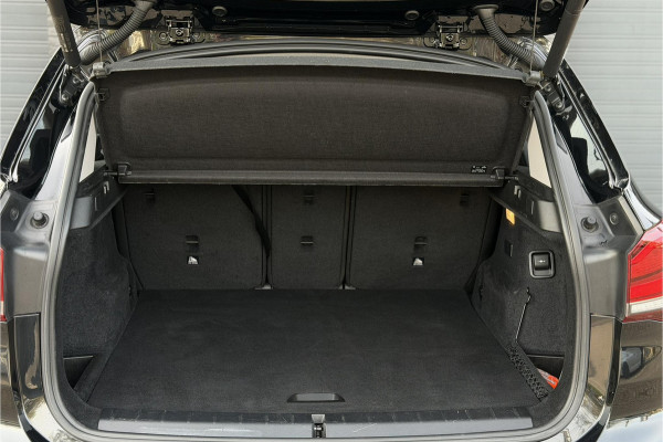 BMW X1 xDrive25e | PDC V+A | Leder | Sportstuur | NAVI | LED | 20x op voorraad