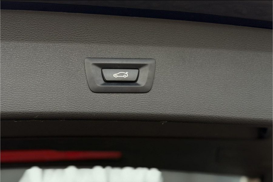 BMW X1 xDrive25e | PDC V+A | Leder | Sportstuur | NAVI | LED | 20x op voorraad