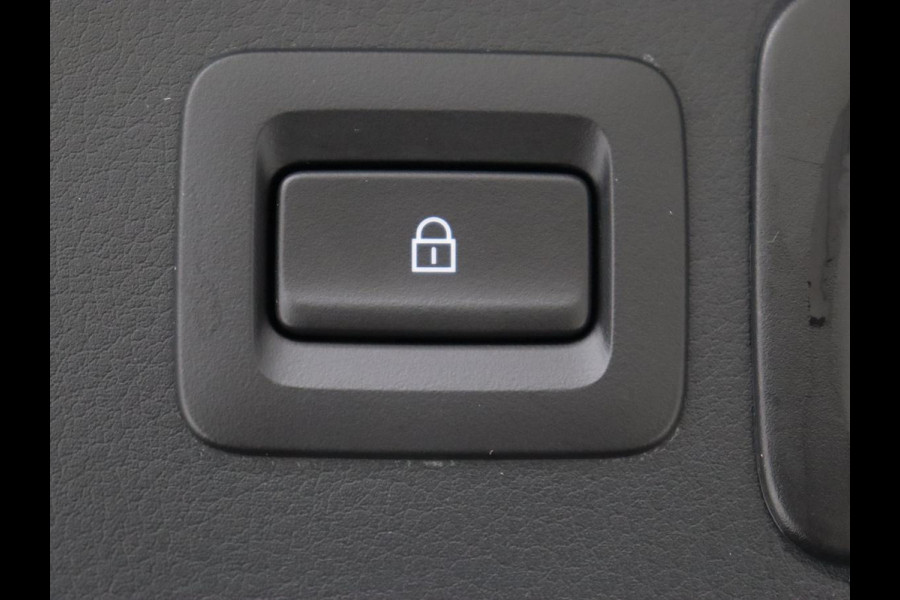 Mazda CX-30 2.0 e-SkyActiv-X M Hybrid Comfort | Stoel & stuurverwarming | Head-Up | Adaptive cruise | Carplay | Camera | Navigatie | 18'' | Keyless | Climate control | Bluetooth