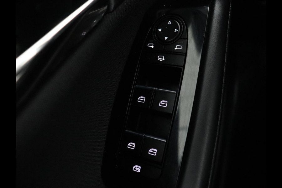 Mazda CX-30 2.0 e-SkyActiv-X M Hybrid Comfort | Stoel & stuurverwarming | Head-Up | Adaptive cruise | Carplay | Camera | Navigatie | 18'' | Keyless | Climate control | Bluetooth