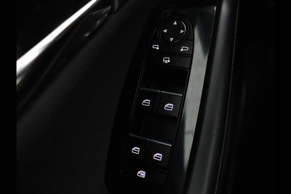 Mazda CX-30 2.0 e-SkyActiv-X M Hybrid Comfort | Stoel & stuurverwarming | Head-Up | Adaptive cruise | Carplay | Camera | Navigatie | 18'' | Keyless | Climate control | Bluetooth