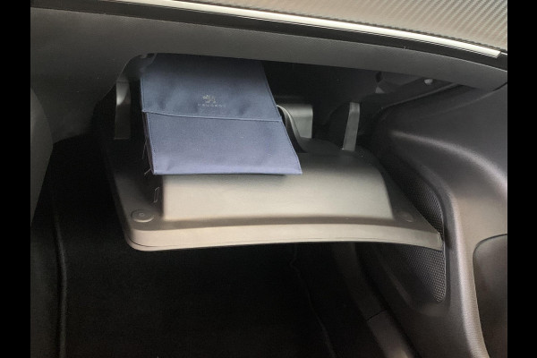 Peugeot e-2008 EV Allure Pack 50 kWh Navigatie, lichtmetalen velgen, automaat.