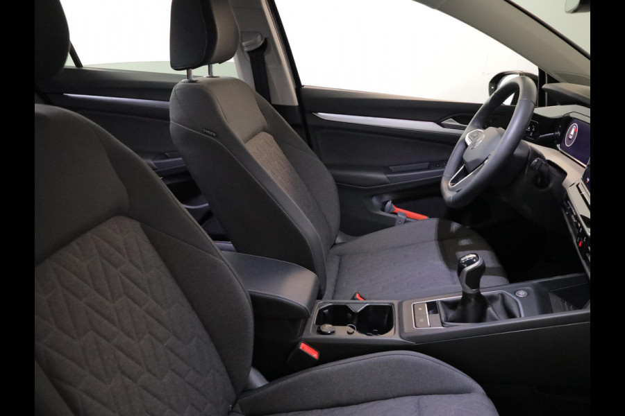 Volkswagen Golf Life Edition 1.5 TSI 116 pk | Verlengde garantie | Navigatie via App | Parkeersensoren | Adaptieve cruise control | LED koplampen |