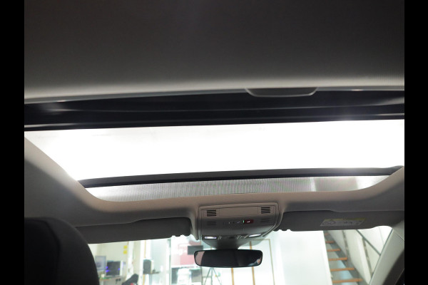 Volkswagen Taigo 1.5 TSI Style 150 pk Automaat (DSG) | Navigatie via App | Panoramadak | Parkeersensoren (Park assist) | Achteruitrijcamera | Adaptieve cruise control |