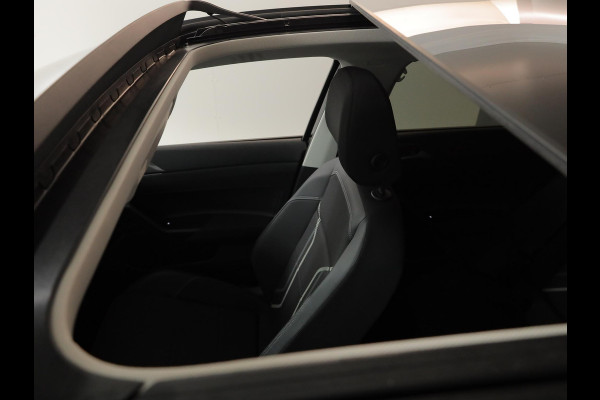 Volkswagen Taigo 1.5 TSI Style 150 pk Automaat (DSG) | Navigatie via App | Panoramadak | Parkeersensoren (Park assist) | Achteruitrijcamera | Adaptieve cruise control |