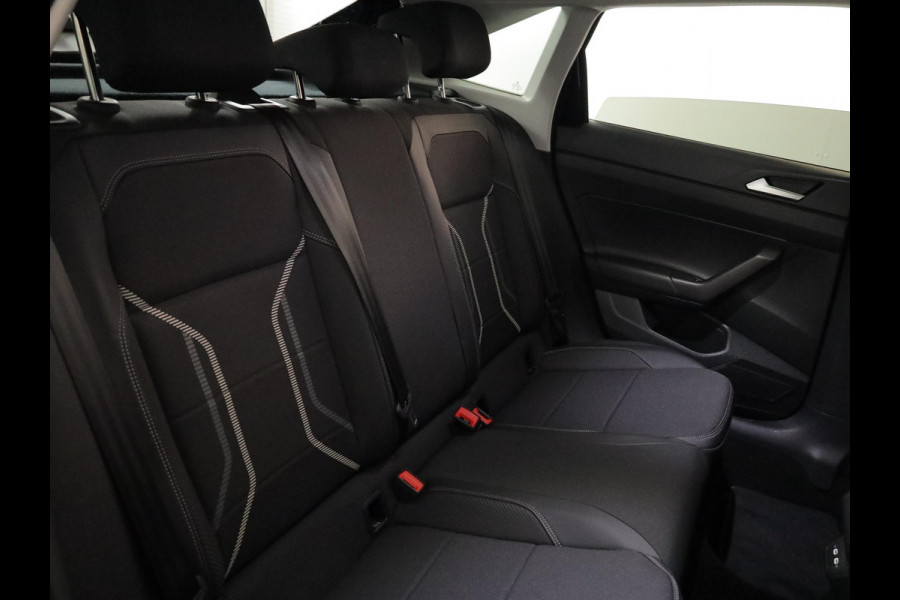 Volkswagen Taigo 1.5 TSI Style 150 pk Automaat (DSG) | Navigatie via App | Panoramadak | Parkeersensoren (Park assist) | Achteruitrijcamera | Adaptieve cruise control |