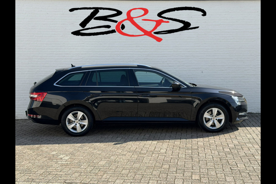 Škoda Superb Combi 1.5 TSI ACT Automaat Pdc V+A Navigatie Clima Carplay Digital dash Trekhaak Cruise