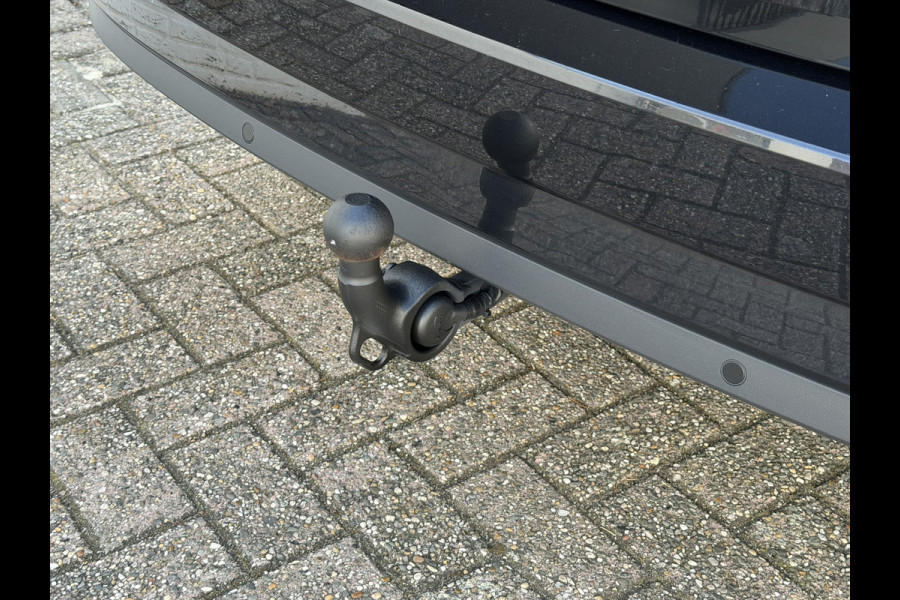 Škoda Superb Combi 1.5 TSI ACT Automaat Pdc V+A Navigatie Clima Carplay Digital dash Trekhaak Cruise