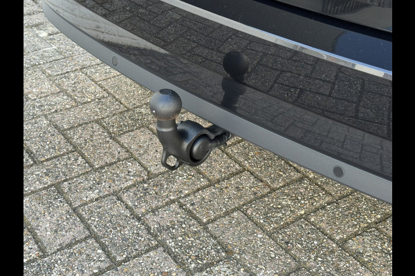 Škoda Superb Combi 1.5 TSI ACT Automaat Pdc V+A Navigatie Clima Carplay Digital dash Trekhaak Cruise