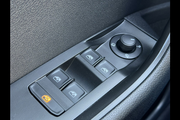 Škoda Superb Combi 1.5 TSI ACT Automaat Pdc V+A Navigatie Clima Carplay Digital dash Trekhaak Cruise