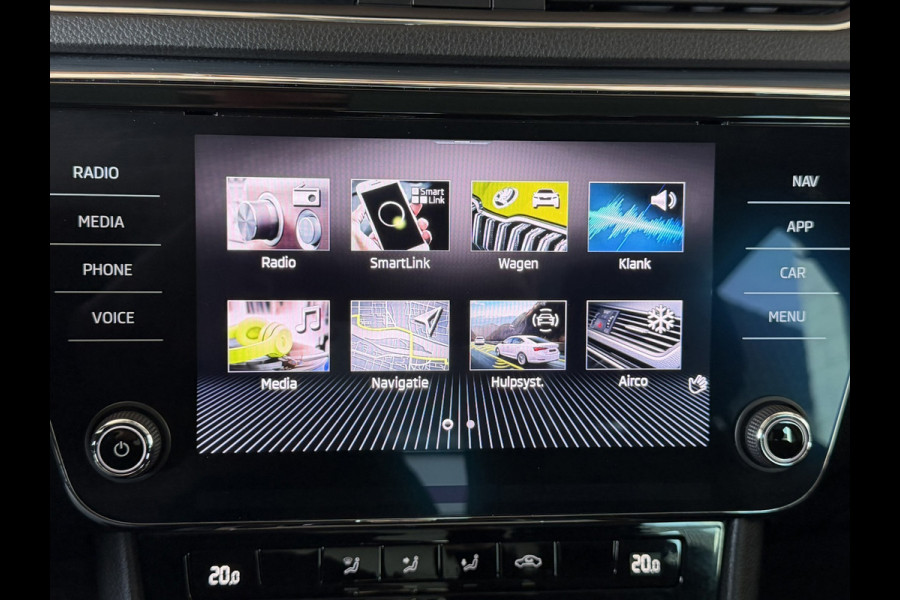 Škoda Superb Combi 1.5 TSI ACT Automaat Pdc V+A Navigatie Clima Carplay Digital dash Trekhaak Cruise