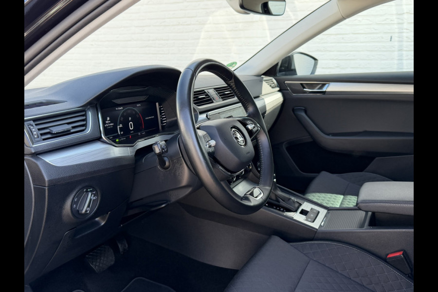 Škoda Superb Combi 1.5 TSI ACT Automaat Pdc V+A Navigatie Clima Carplay Digital dash Trekhaak Cruise