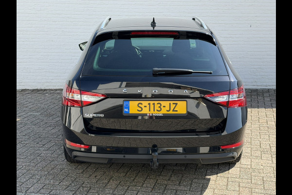 Škoda Superb Combi 1.5 TSI ACT Automaat Pdc V+A Navigatie Clima Carplay Digital dash Trekhaak Cruise
