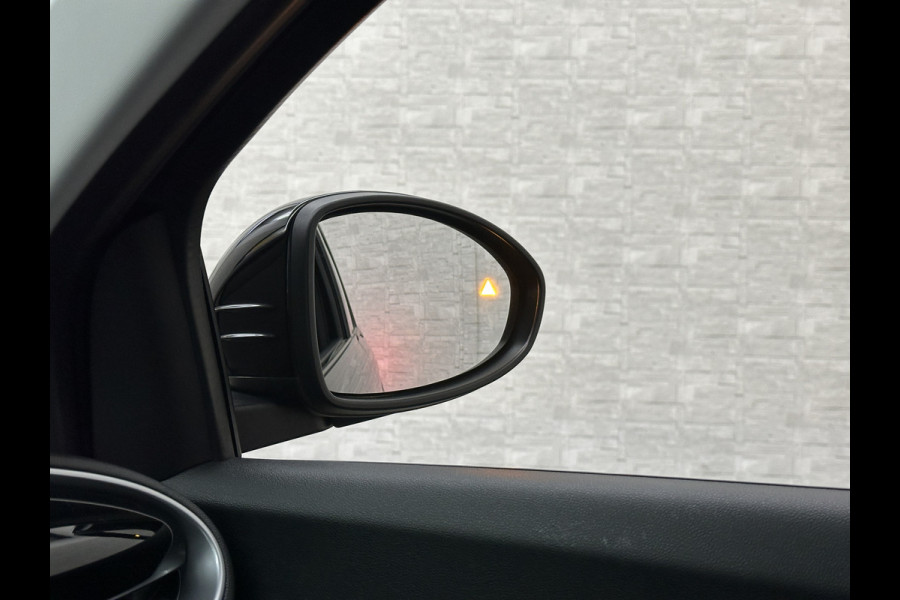 Fiat 500 e Icon 42 kWh | LED | Carplay | 93,5 SoH | Achteruitrij-Camera | Stoelverwarming | Cruise Control | DAB | PDC V+A | Dodehoek Detectie | Digitaal Display | Lane Assist | DAB Radio | Navi |