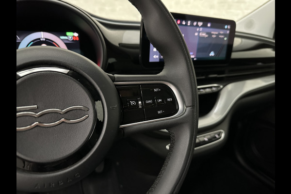 Fiat 500 e Icon 42 kWh | LED | Carplay | 93,5 SoH | Achteruitrij-Camera | Stoelverwarming | Cruise Control | DAB | PDC V+A | Dodehoek Detectie | Digitaal Display | Lane Assist | DAB Radio | Navi |