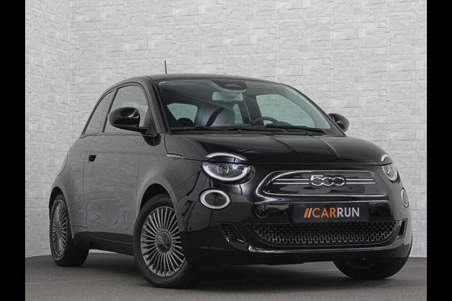 Fiat 500 e Icon 42 kWh | LED | Carplay | 93,5 SoH | Achteruitrij-Camera | Stoelverwarming | Cruise Control | DAB | PDC V+A | Dodehoek Detectie | Digitaal Display | Lane Assist | DAB Radio | Navi |