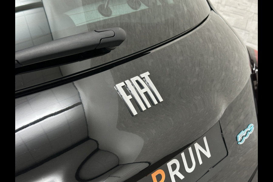 Fiat 500 e Icon 42 kWh | LED | Carplay | 93,5 SoH | Achteruitrij-Camera | Stoelverwarming | Cruise Control | DAB | PDC V+A | Dodehoek Detectie | Digitaal Display | Lane Assist | DAB Radio | Navi |
