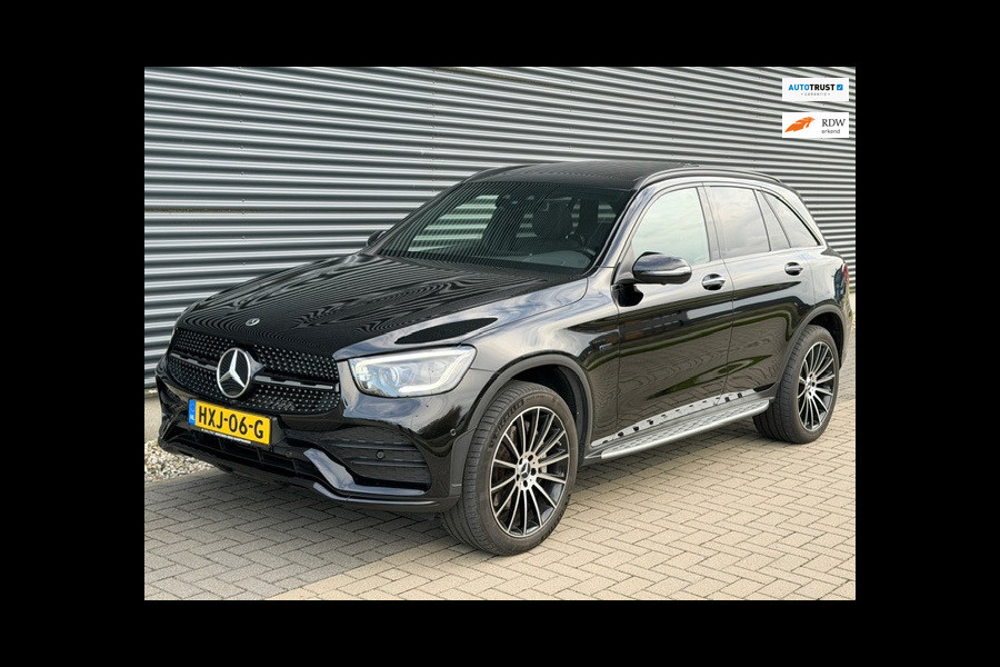 Mercedes-Benz GLC 300e | AMG / PANO / VOL!