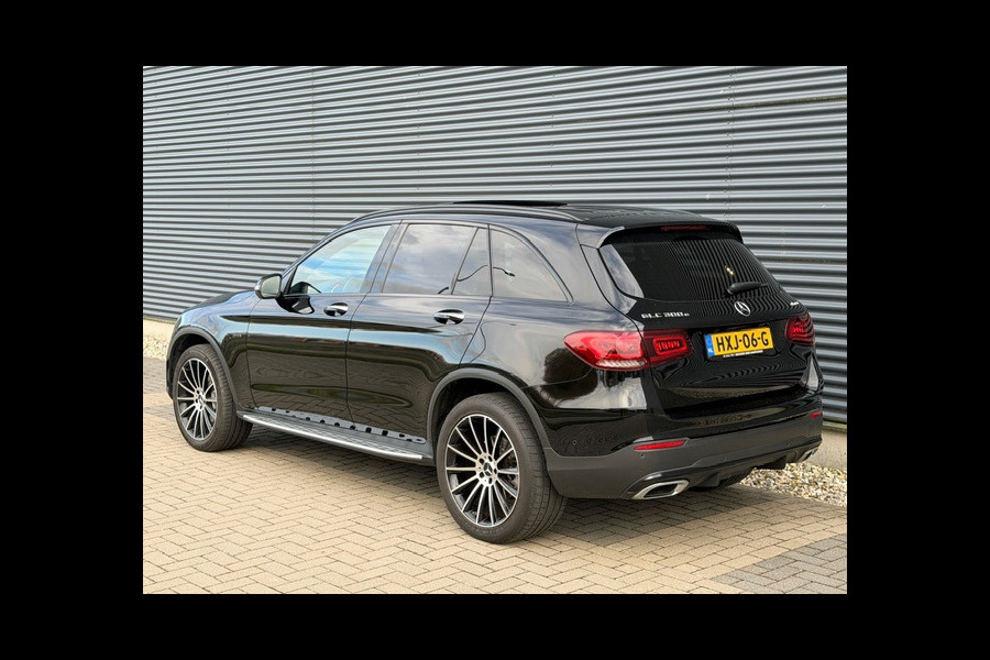 Mercedes-Benz GLC 300e | AMG / PANO / VOL!