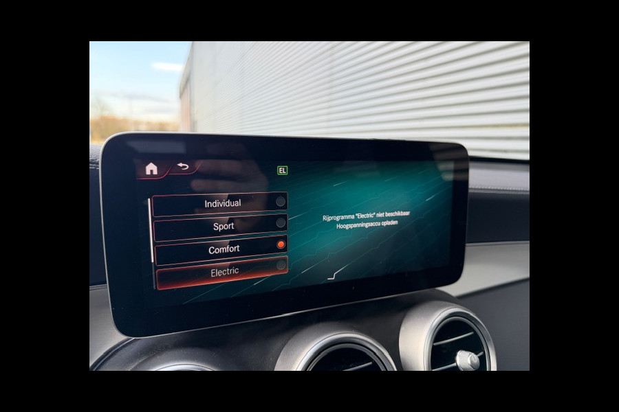 Mercedes-Benz GLC 300e | AMG / PANO / VOL!